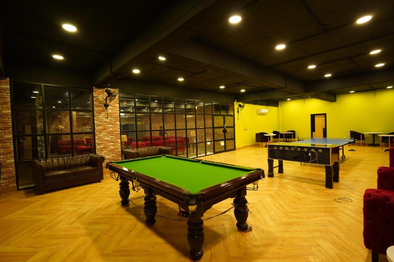 Oxygym Club Hotel & Suites Faisalabad Eksteriør billede