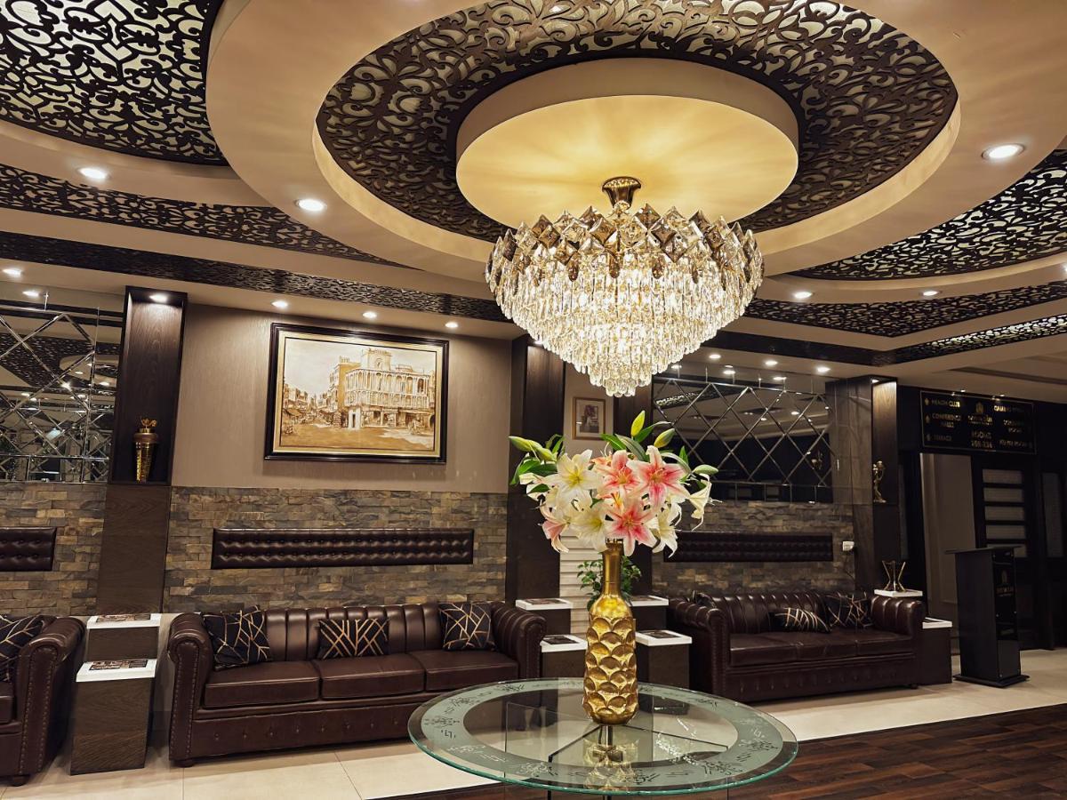 Oxygym Club Hotel & Suites Faisalabad Eksteriør billede